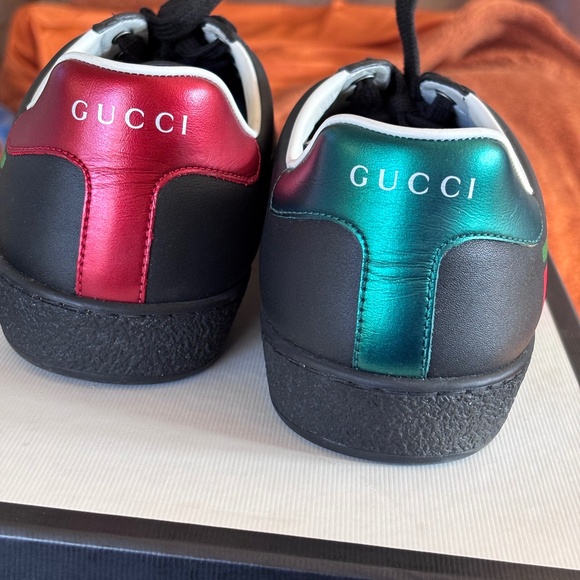 Gucci gym shoes - Picture 1 of 5